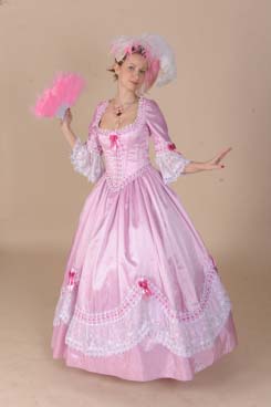 Платье розовое, с отделкой