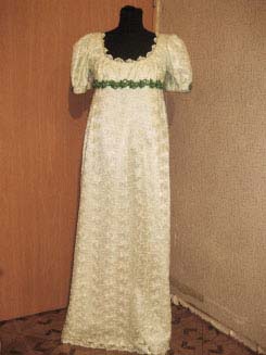 Платье № 477 из светло-салатного гипюра на подкладке