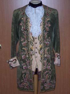 Кафтан № 27, костюм светло-зеленый бархат