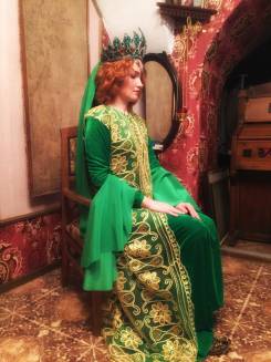 Платье зеленое. Великолепный век